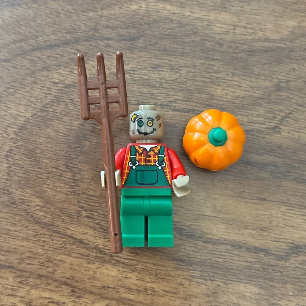 LEGO Halloween Minifigure 3-Pack Vampire Pumpkin Scarecrow Witch LEGOland CA